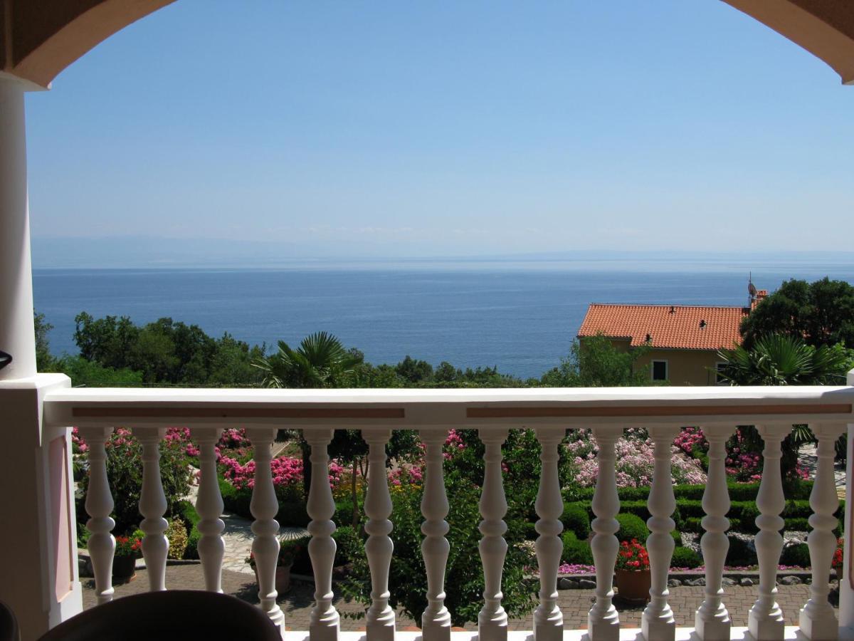 Bed And Breakfast Villa Iris Moscenicka Draga Exterior foto