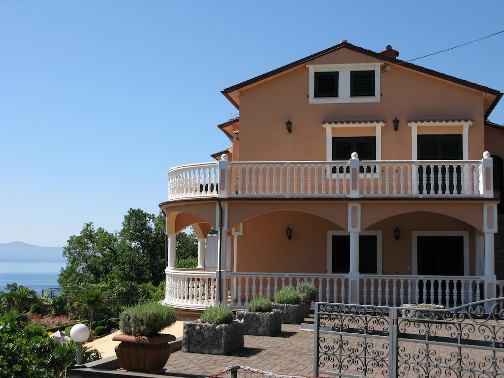 Bed And Breakfast Villa Iris Moscenicka Draga Exterior foto