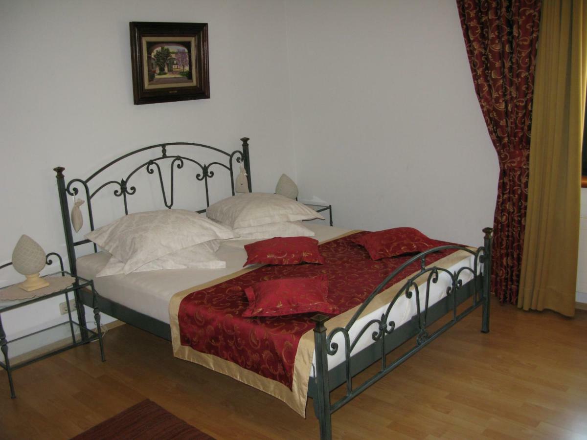 Bed And Breakfast Villa Iris Moscenicka Draga Exterior foto